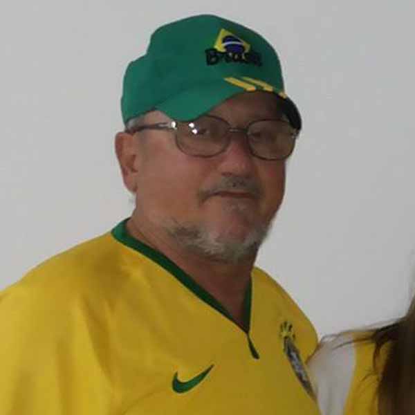 Rubens Zarpelão apaga velinhas nesta segunda