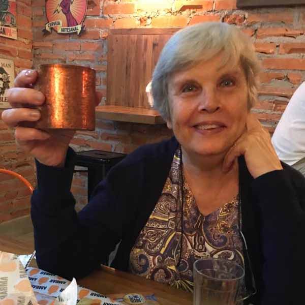 Flora Briso celebra mais um ano de vida
