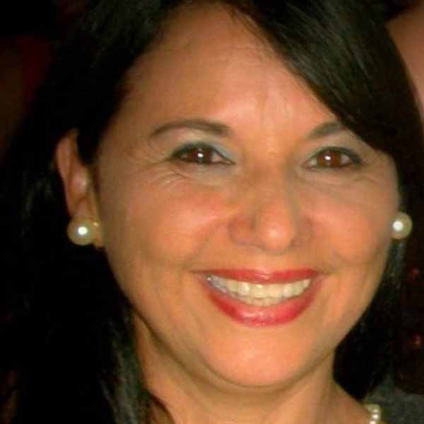 Olga Pontes apaga velinhas nesta terça
