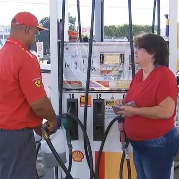 Mulher tem combustível do carro furtado do terminal rodoviário de Marília