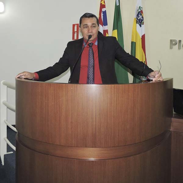 Projeto de autoria do vereador Serginho pretende acabar com lixos nas esquinas e ruas da cidade