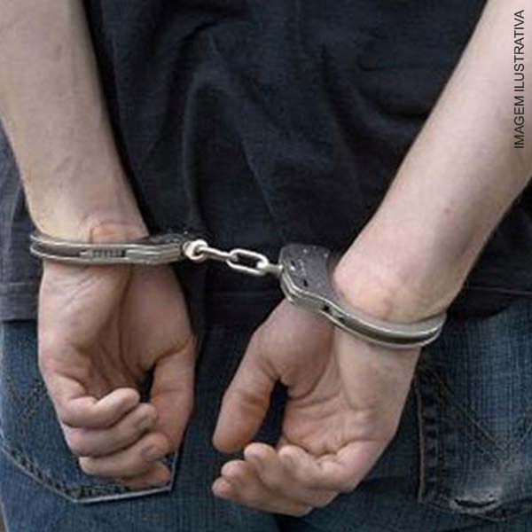 Homem encapuzado assalta lanchonete no Jardim das Oliveiras