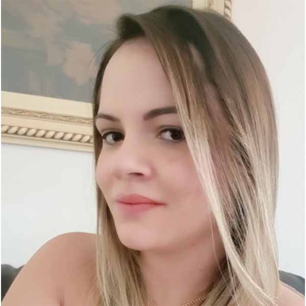 Verena Katriana apaga velinhas neste domingo