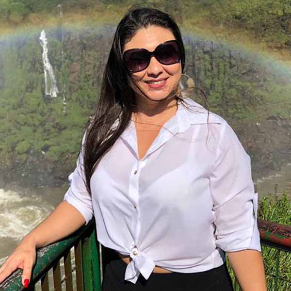 Vanes Costa completa idade nova