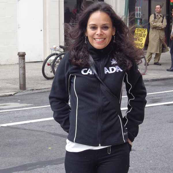 Cristiane Munhoz é a aniversáriante do dia