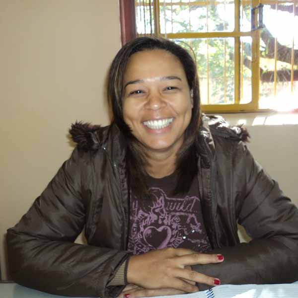 Andréia Brazão completa idade nova