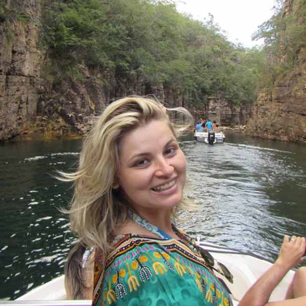 Suelen Gomes celebra mais um ano de vida
