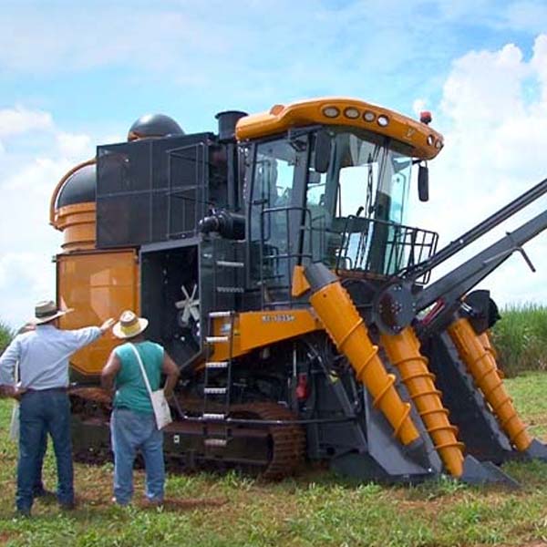 Curso gratuito de Operação e Manutenção de Colhedora Automotriz está com as inscrições abertas