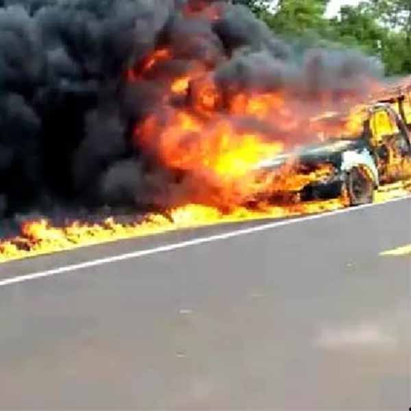 Incêndio em caminhão carregado com óleo forma 'corrente de fogo' em rodovia de Assis