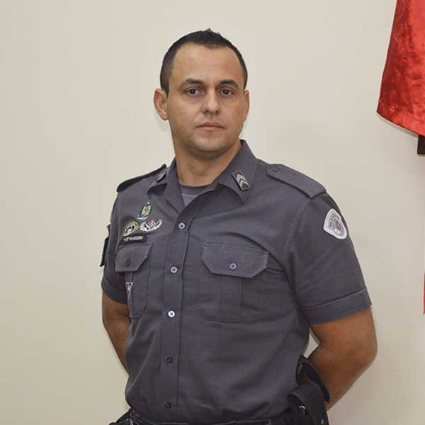 1º Sgt PM Nogueira recebe o título de ' PM do Mês do 32º BPM/I'