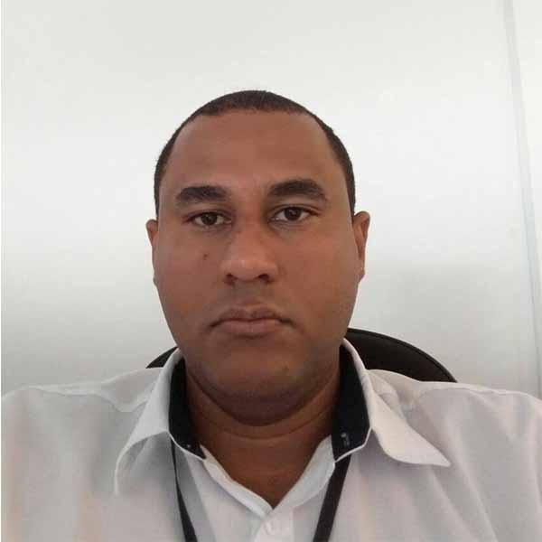 Edinaldo apaga velinhas nesta terça