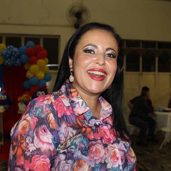 Adriana Miguel completa idade nova