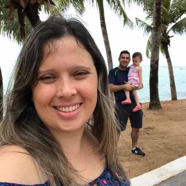 Isabel Aguilhar apaga velinhas neste sábado
