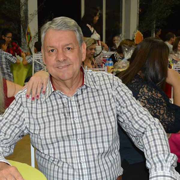 Luis Barbieri apaga velinhas nesta terça