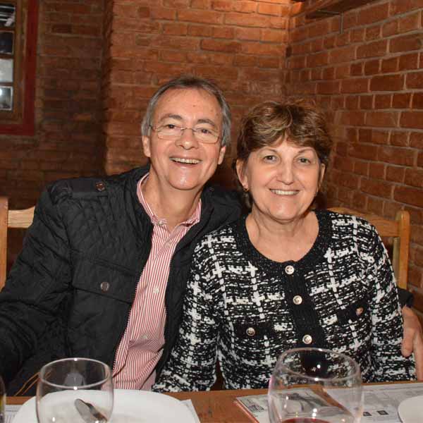João Rodrigues e Rita de Cassia comemoram bodas de Seda