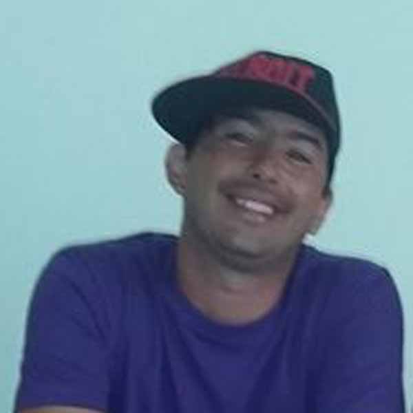 Fabinho Romano apaga velinhas nesta sexta