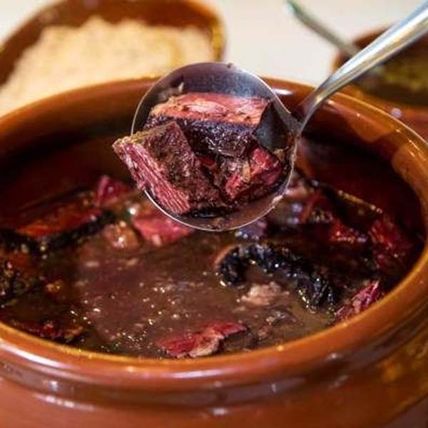 Feijoada em prol da Casa Abrigo será neste domingo