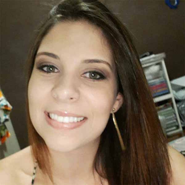 Leticia Praxedes apaga velinhas neste domingo