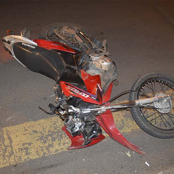 Motociclista sofre ferimentos graves após colidir contra caminhonete em Paraguaçu
