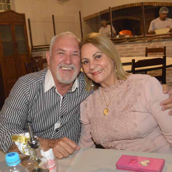 Belmiro e Maria Benazzi comemoram bodas de Mármore