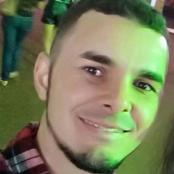 Paulo Henrique recebe os parabéns pela chegada de mais um aniversário