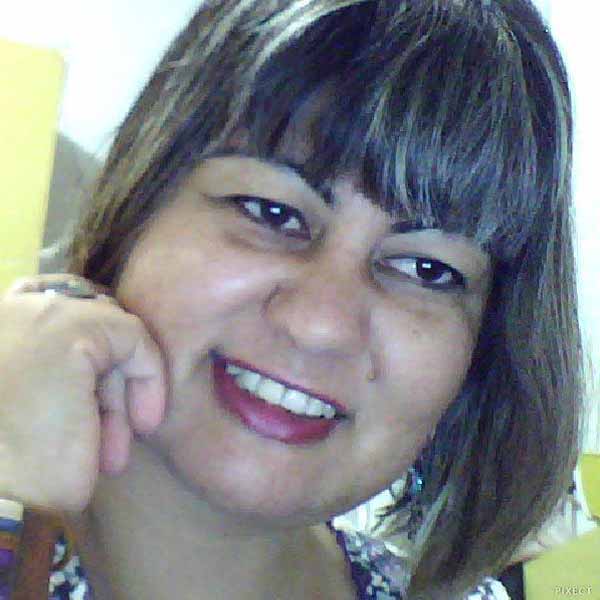 Elaine Cristina completa idade nova
