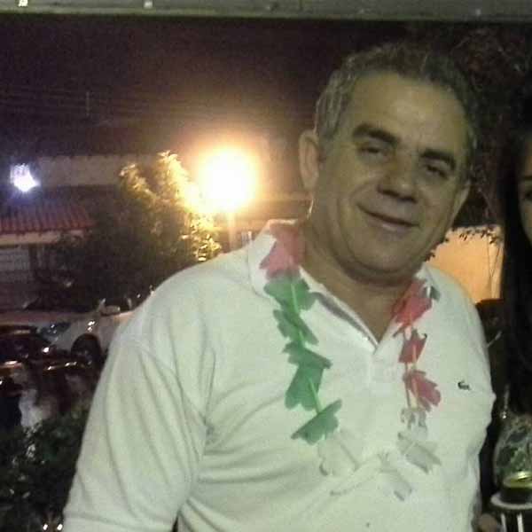 Sidnei Cabral apaga velinhas neste domingo