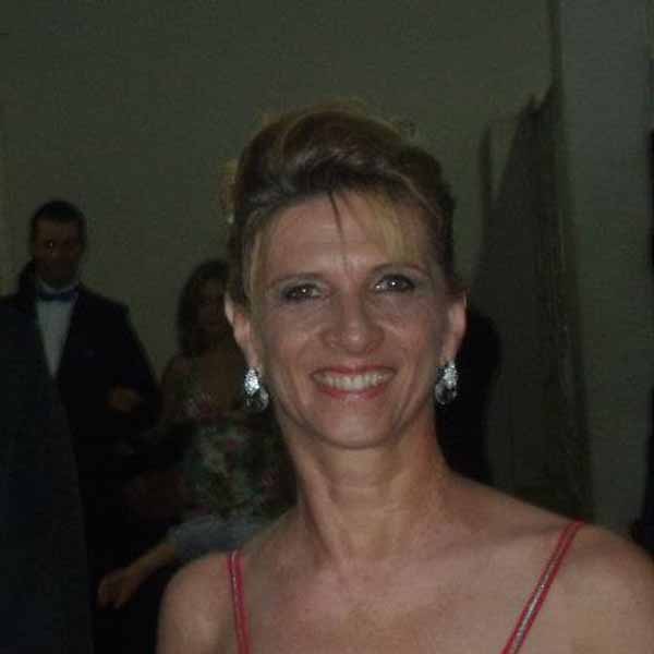 Lêda Sacomani comemora mais um aniversário