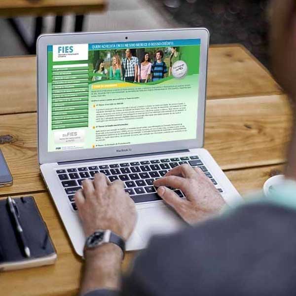 Aberto prazo para renovação de contratos do Fies celebrados até 2017