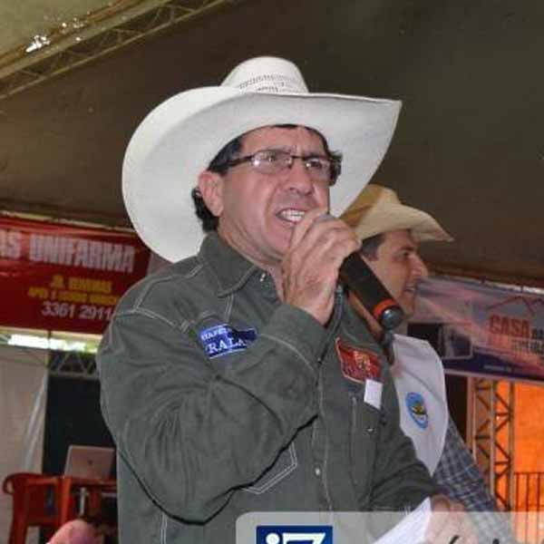 Francisco Carlos apaga velinhas nesta sexta