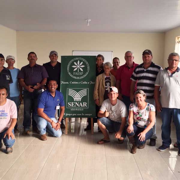 Curso de manutenção e reforma de jardins é ministrado em Lutécia
