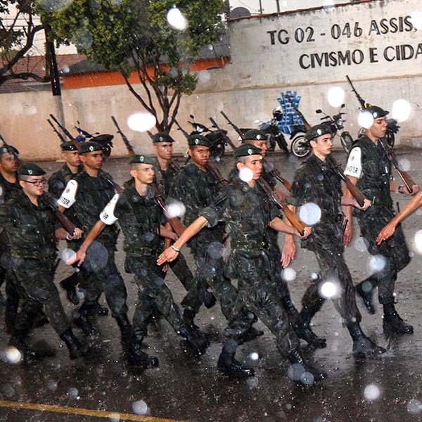 Tiros de Guerra de Paraguaçu e Assis celebram o Dia do Soldado com formatura alusiva
