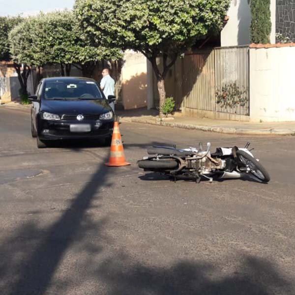 Mais um acidente de trânsito é registrado em cruzamento com a Av. Siqueira Campos