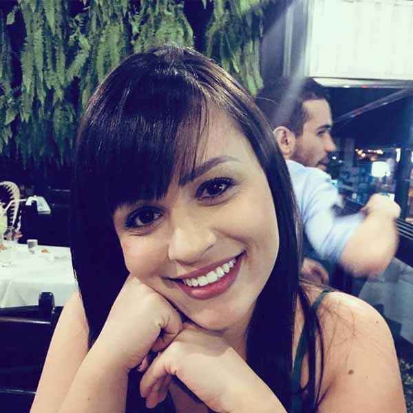 Raissa Cordeiro recebe os parabéns pela chegada de mais um aniversário