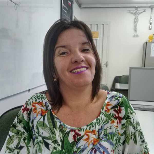 Maria Izabel apaga velinhas nesta quinta
