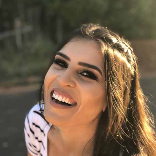 Jasmine Gonçalves comemora mais um aniversário