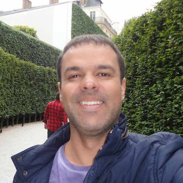 George Arcenio recebe os parabéns pela chegada de mais um aniversário