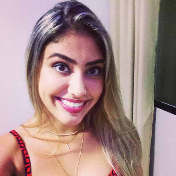 Clel Andrade apaga velinhas nesta quinta