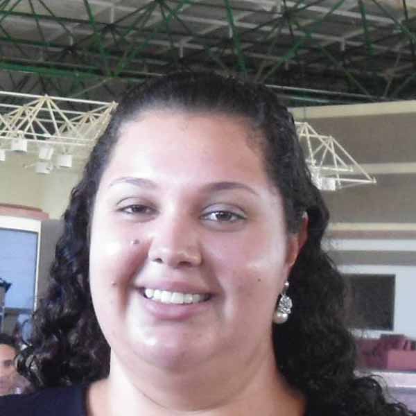 Giovana Santos comemora mais um aniversário.