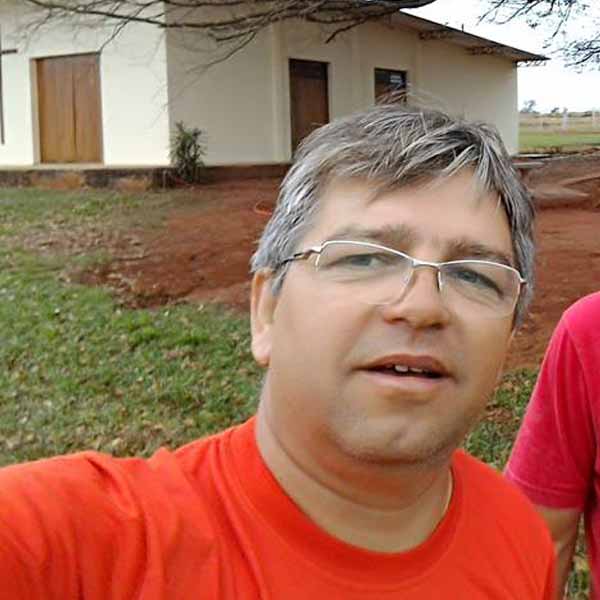José Eduardo recebe os parabéns pela chegada de mais um aniversário