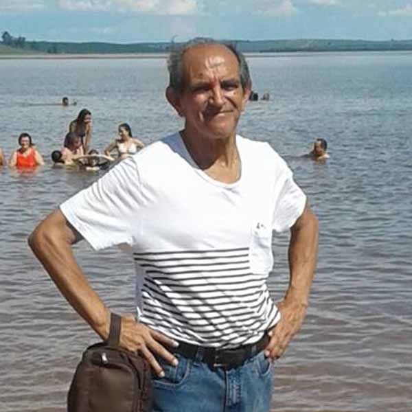 Anizio Canola apagou velinhas nesta quarta feira
