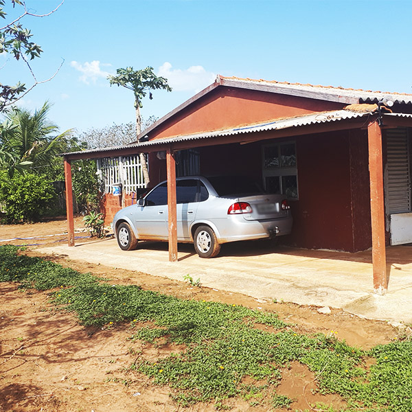 Mulher encontrada morta em propriedade rural é identificada
