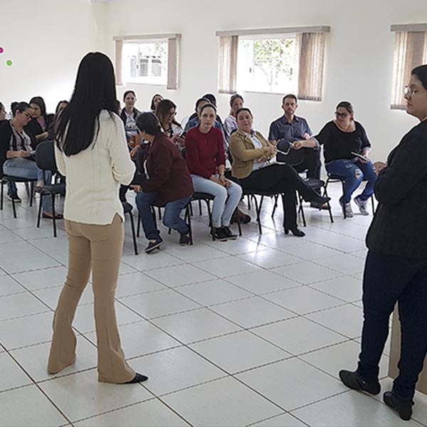 Assistentes Sociais de Paraguaçu têm capacitação sobre Benefício de Prestação Continuada
