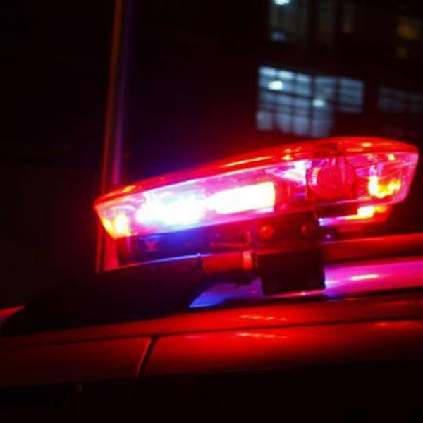 Mulher suspeita de seduzir e roubar idoso é presa com o filho em Marília