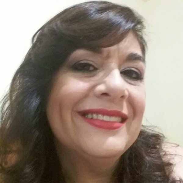 Adriana Souza comemora mais um aniversário.