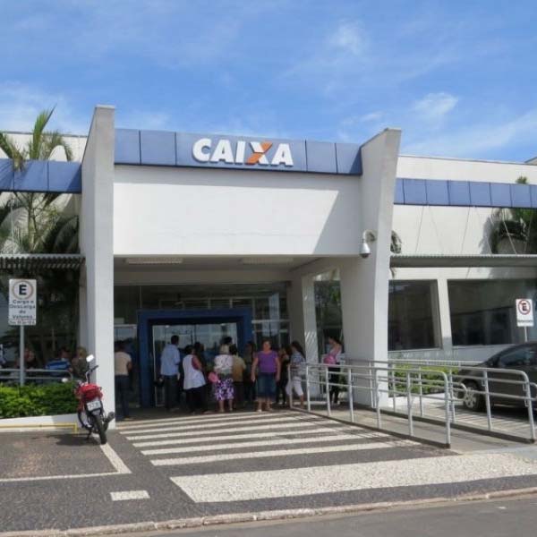 Assaltante armado rouba R$ 1,2 mil de clientes da Caixa Econômica Federal em Marília