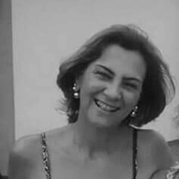Carmen Peralta recebe os parabéns pela chegada de mais um aniversário