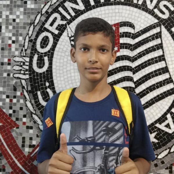 Revelação paraguaçuense, goleiro de 11 anos é convidado pelo Corinthians