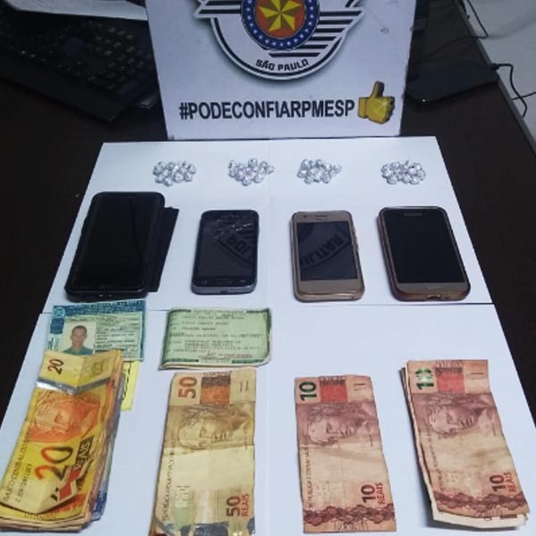Homens tentam esconder dinheiro na cueca e drogas na boca durante operação da PM em Paraguaçu