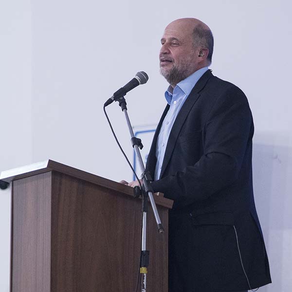 Palestra com Dr. Clóvis Barros lota salão de eventos da ACIA